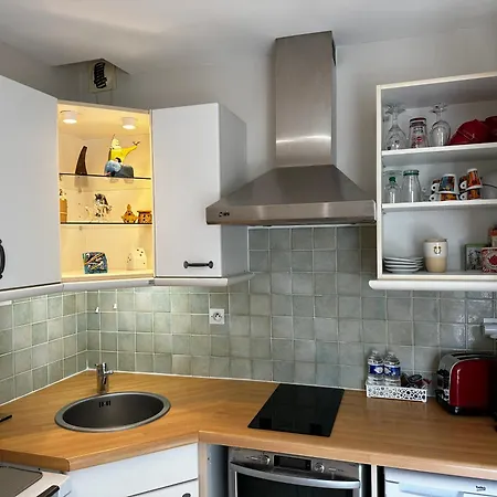 Appartement 7appt, Terrasse ,vélo , Plages&port à Proximité , Idéalement Bien Situé, Dernier étage