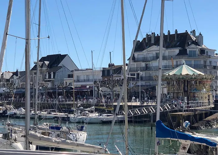 Appt, Terrasse ,velo , Plages & Port A Proximite , Idealement Bien Situe, Dernier Etage *