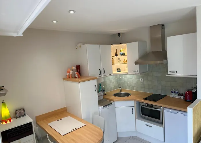 Appt, Terrasse ,velo , Plages & Port A Proximite , Idealement Bien Situe, Dernier Etage