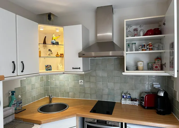 Апартаменты Appt, Terrasse ,velo , Plages & Port A Proximite , Idealement Bien Situe, Dernier Etage